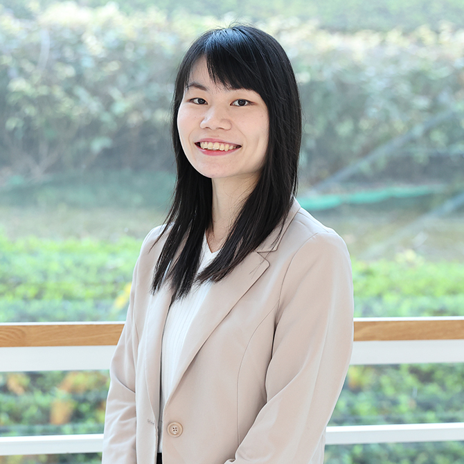 山﨑 友梨さん